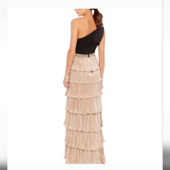 Mac Duggal Black and Gold One-Shoulder Gown - Picture 2 of 3